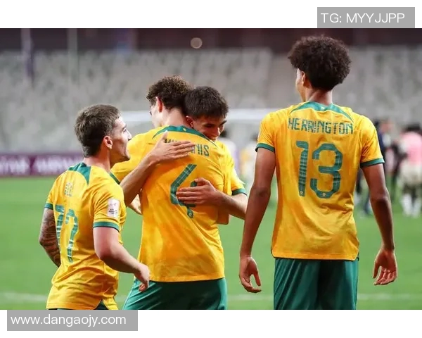 去年夺冠的足球明星背后的故事与荣耀之路