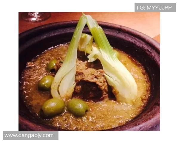 老干妈与足球明星的奇妙邂逅揭示了美食与运动的完美结合